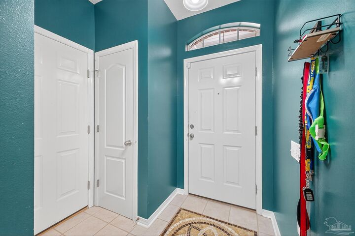 Property Photo:  2380 Bur Oak Dr  FL 32533 