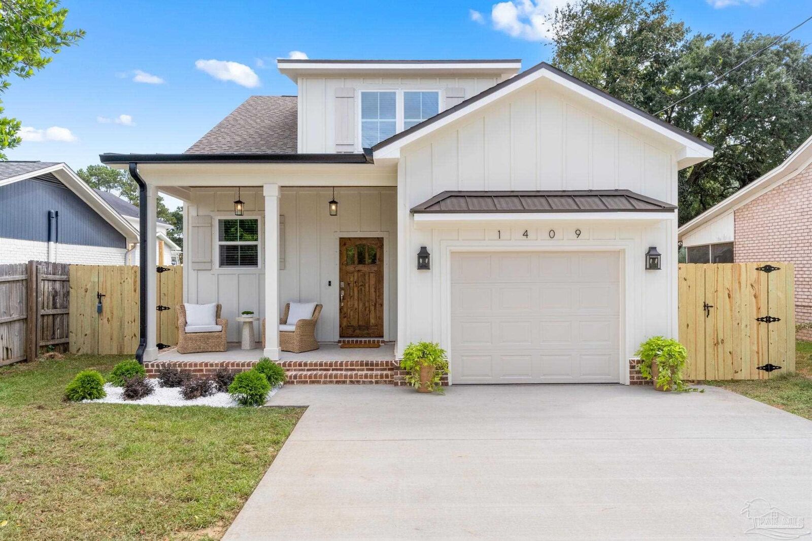 Property Photo:  1409 E Leonard St  FL 32503