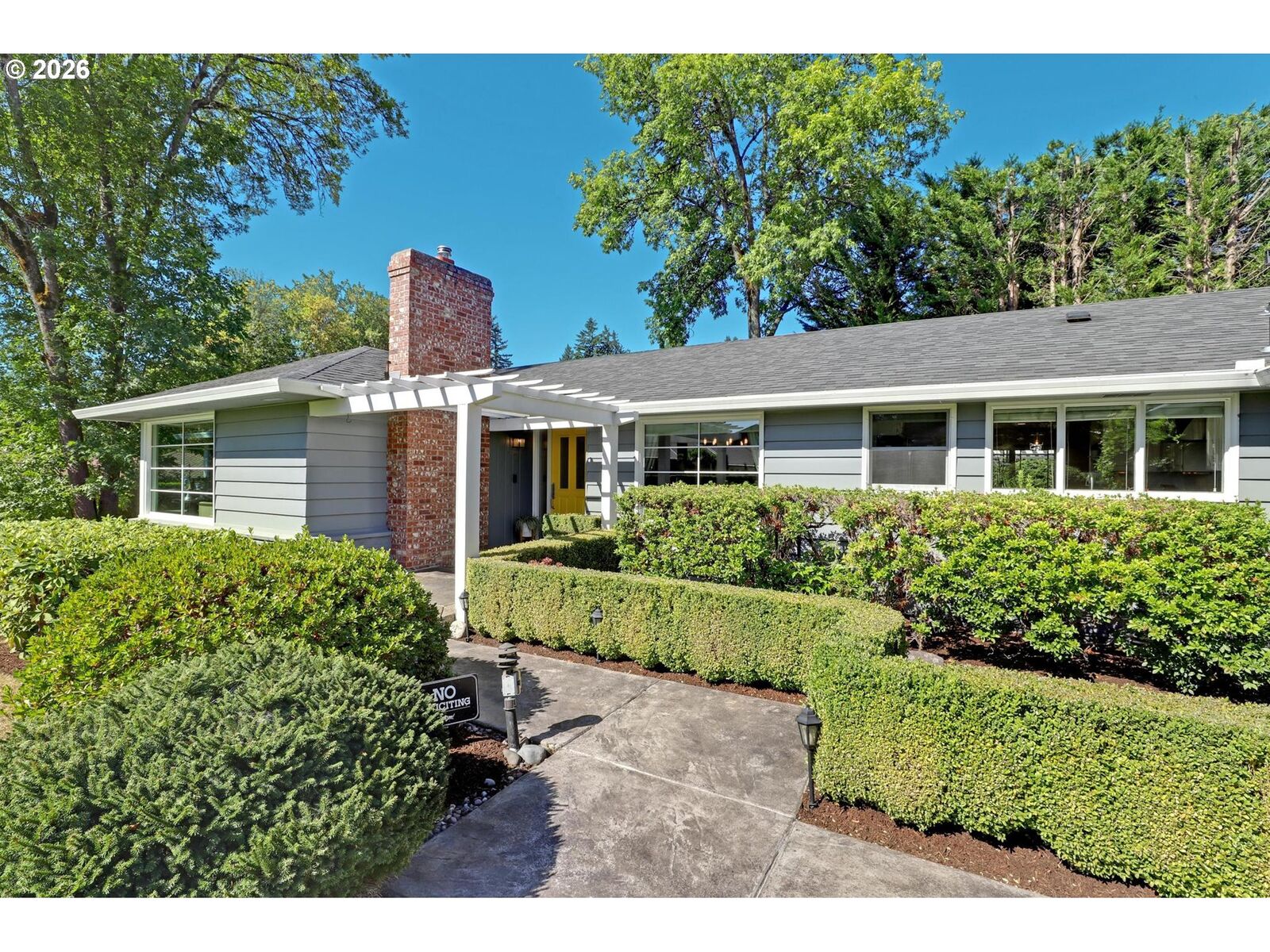 Property Photo:  8725 SW White Pine Ln  OR 97225 