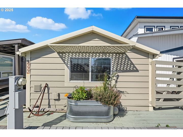 Property Photo:  1777 N Jantzen Ave  OR 97217 