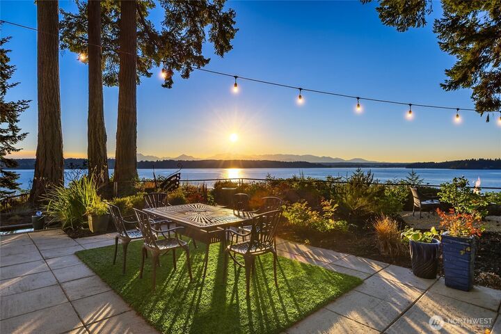 12145  Arrow Point Loop NE  Bainbridge Island WA 98110 photo