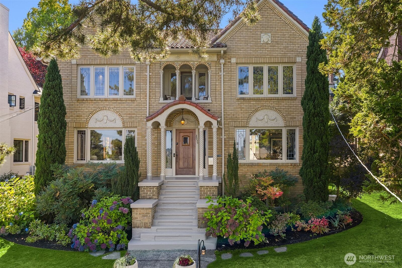 Property Photo:  2055 E Crescent Drive  WA 98112 