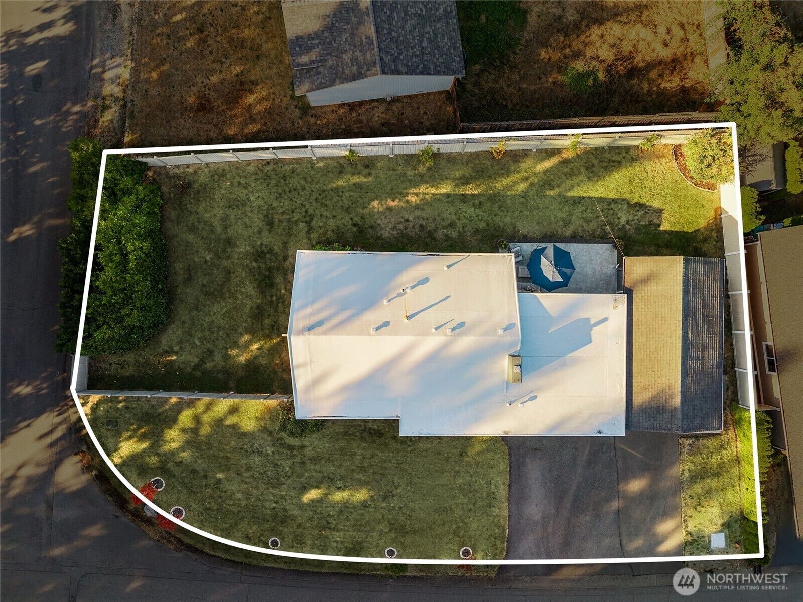 Property Photo: 20904 NE 91st Street WA 98053