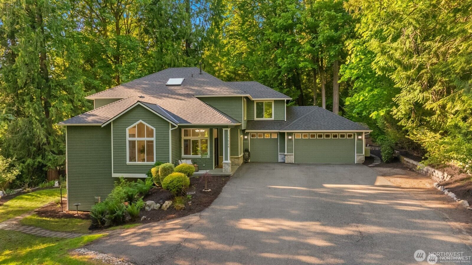 Property Photo: 17524 214th Avenue NE WA 98077