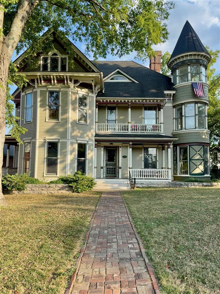Property Photo:  1310 College Street  KY 42101 