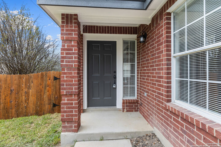 Property Photo: 5211 Stormy Autumn TX 78247