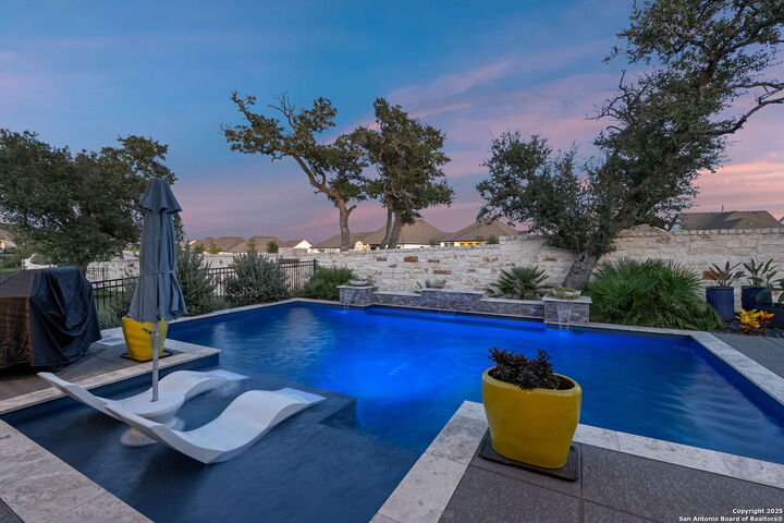 Property Photo:  221 Vamanos  TX 78006 