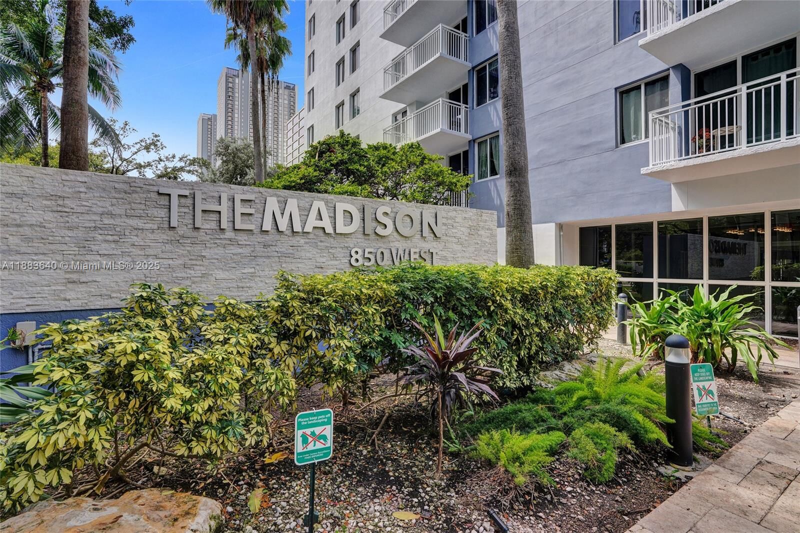 Property Photo: 850 N Miami Ave W-1810 FL 33136