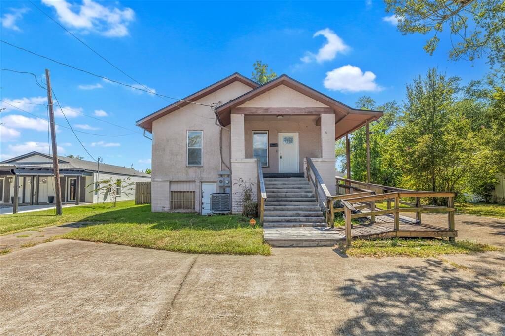 Property Photo:  505 W Sallier Street W  LA 70601 