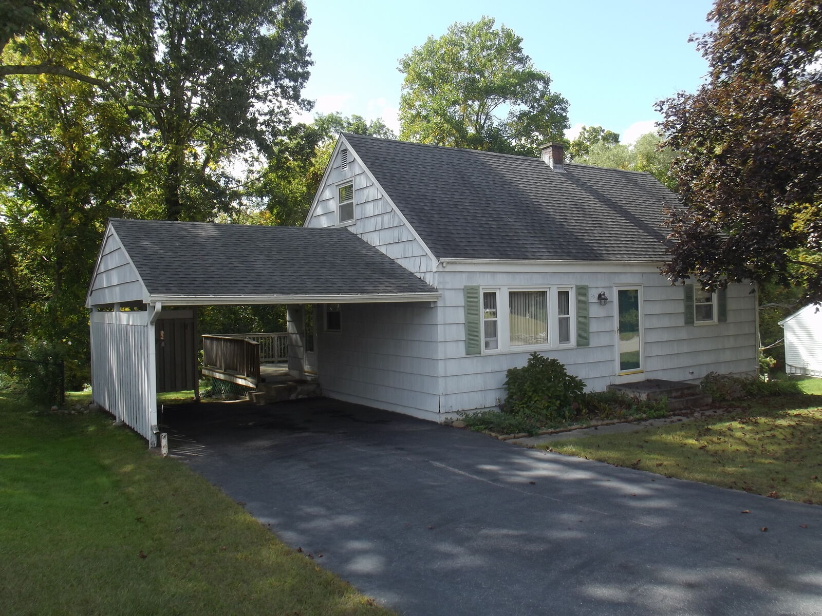 Property Photo: 23 Glendale Road CT 06370