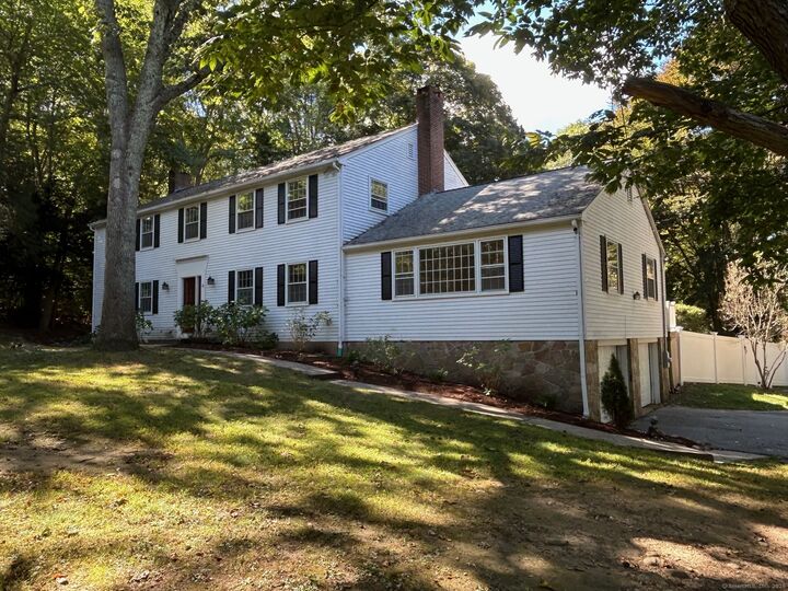 Property Photo:  16 Forest Hills Drive  CT 06443 