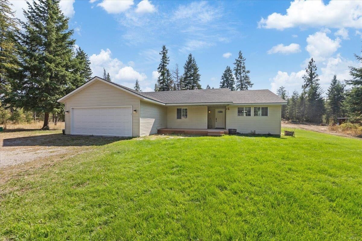 Property Photo:  32411 N Kelso Dr  ID 83869 