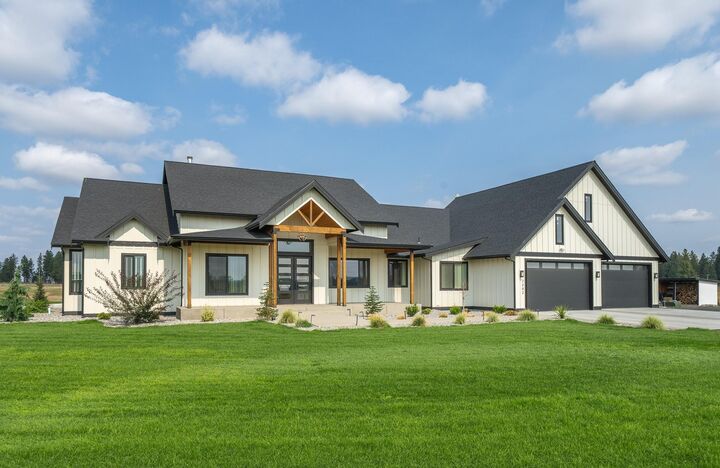 Property Photo:  2302 W Gibbs Rd  WA 99224 