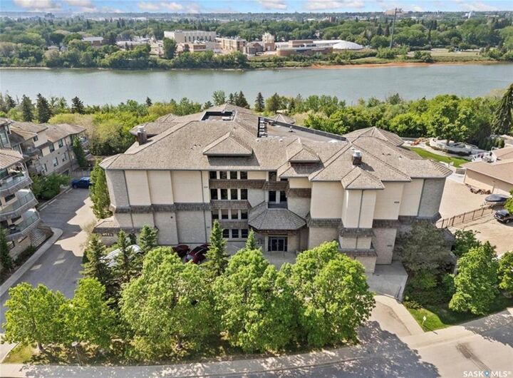 615 Saskatchewan Crescent W 307  Saskatoon SK S7M 0A5 photo