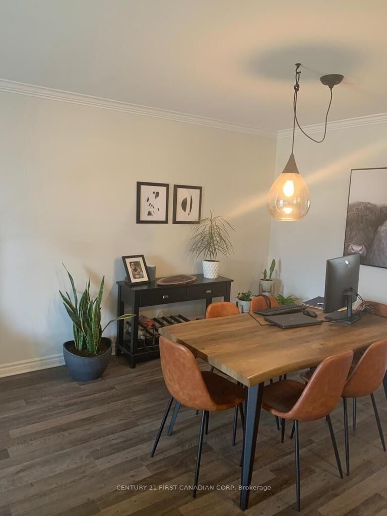 Property Photo: 140 Conway Drive 46 ON N6E 3N2