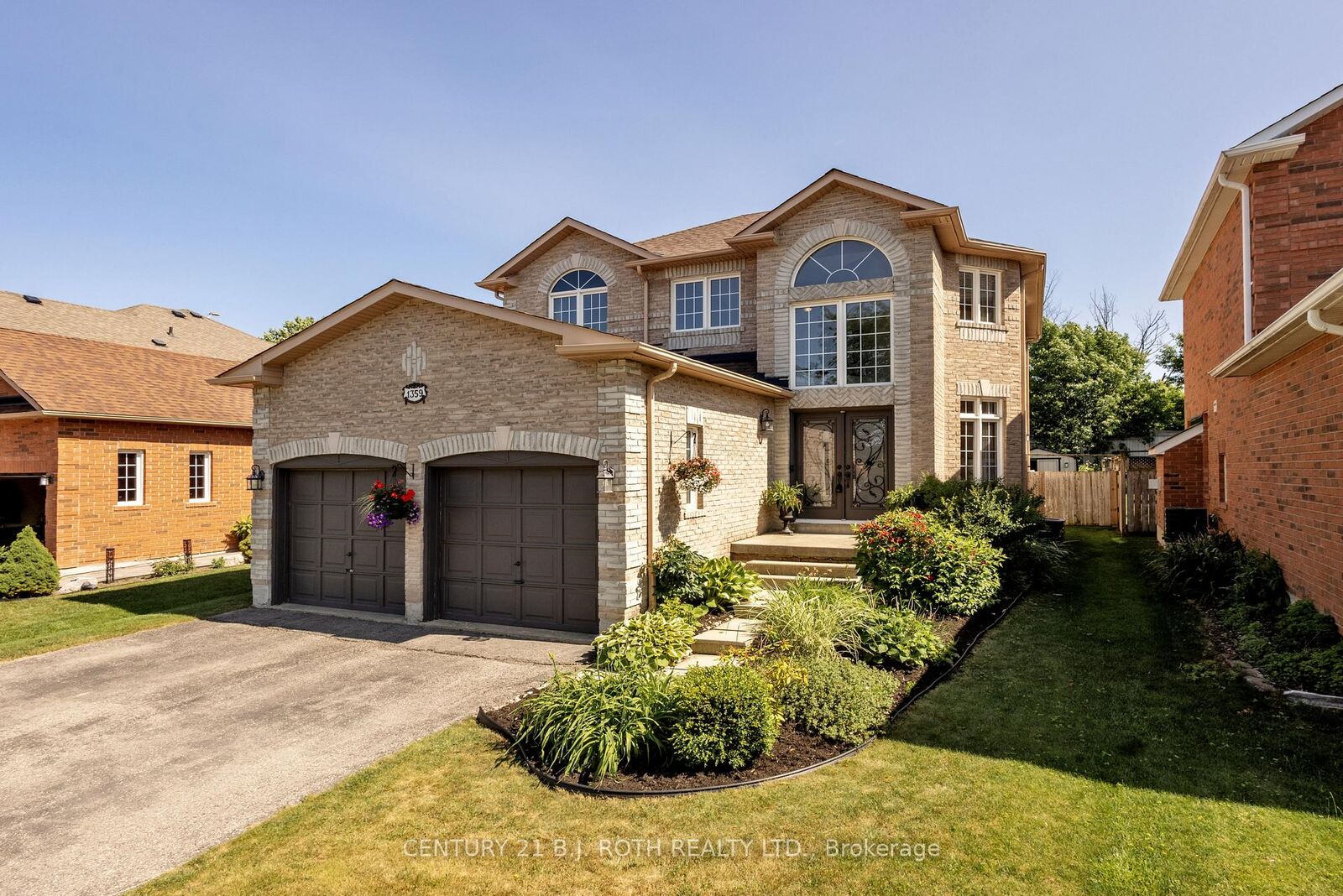 Photo de la propriété:  1359 Forest Street  ON L9S 1Z9 