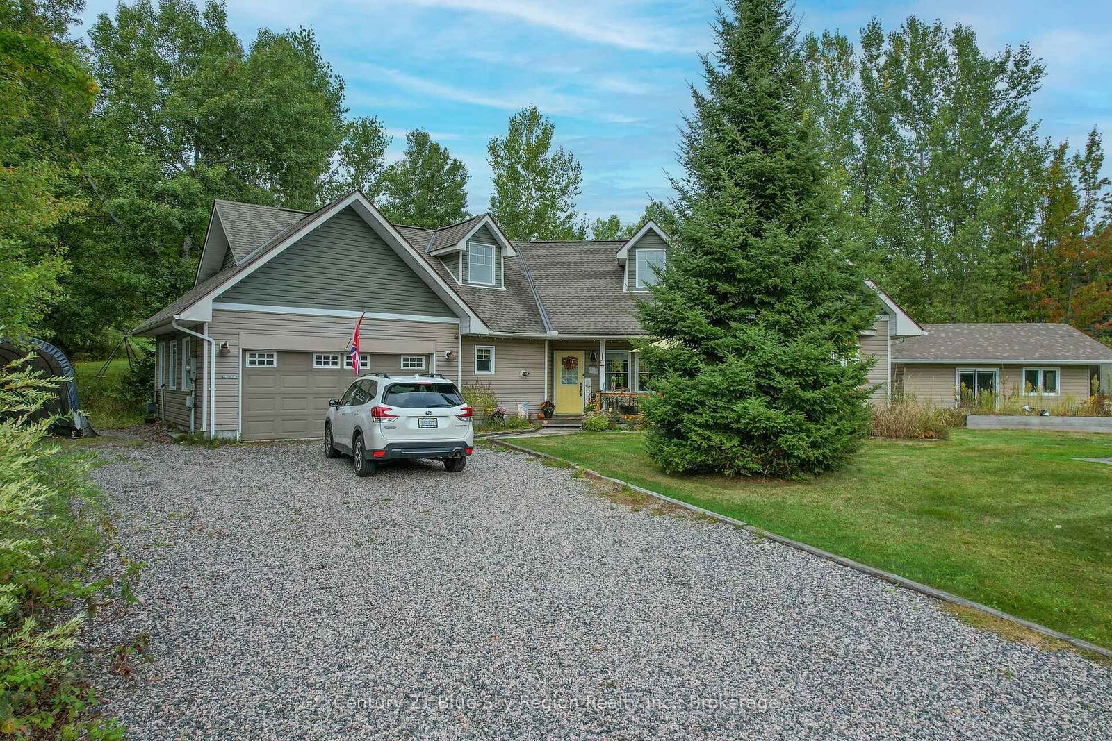 Property Photo:  200 Memorial Drive E  ON P0H 1Z0 