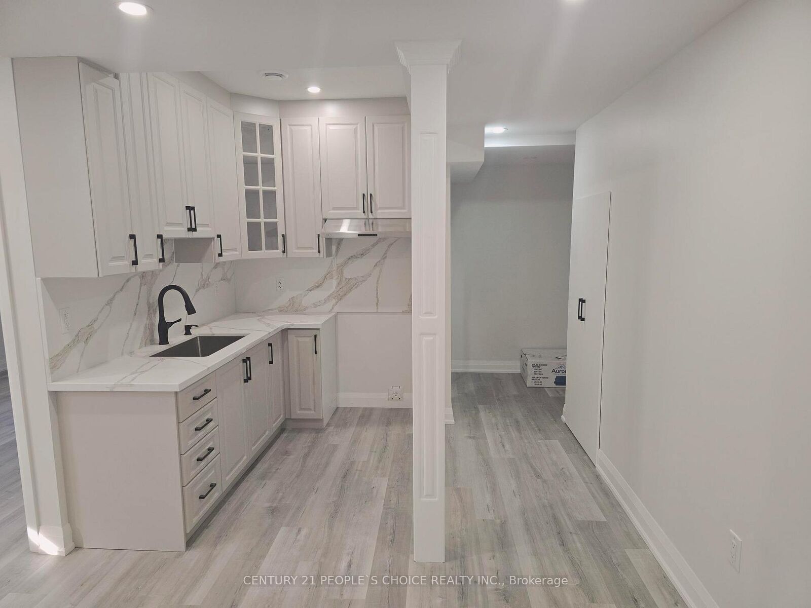 Photo de la propriété:  15 William Crawley Way Bsmt  ON L6H 0Y7 