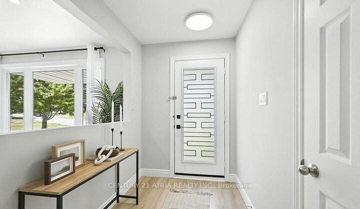 Property Photo: 801 Krosno Boulevard ON L1W 1G7