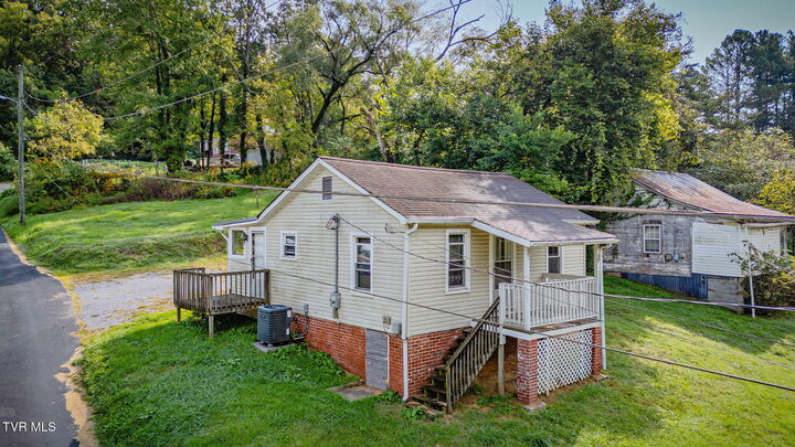 Property Photo:  1105 Tranbarger Drive  TN 37660