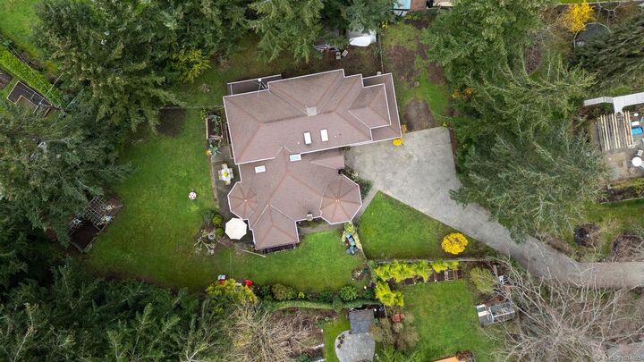 Property Photo:  2832 Cadboro Bay Rd  BC V8R 5J9 