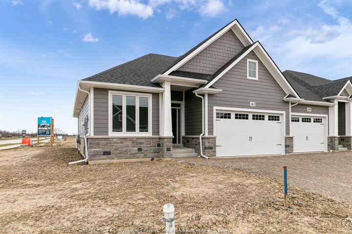 442 Caserta  Lakeshore ON N0R 1A0 photo