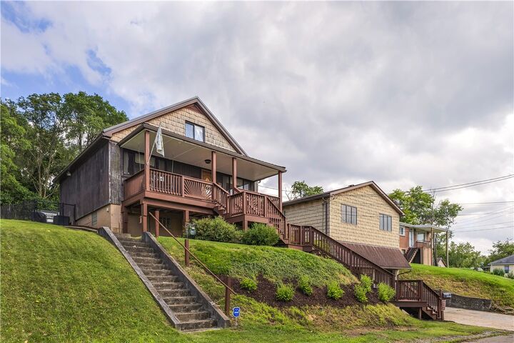 Property Photo:  2320 Hill Street  PA 15235 