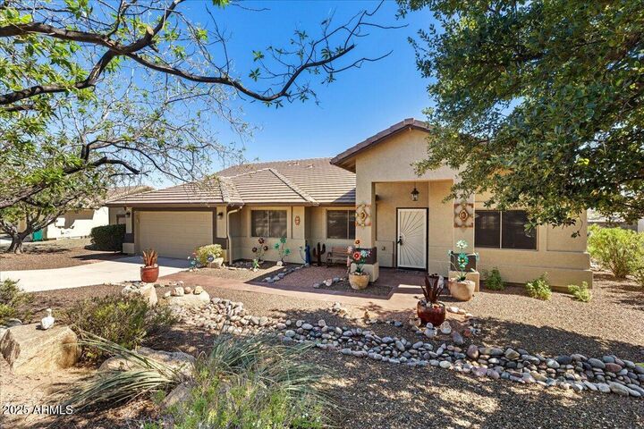 Property Photo: 667 S Cliffs Parkway AZ 86322