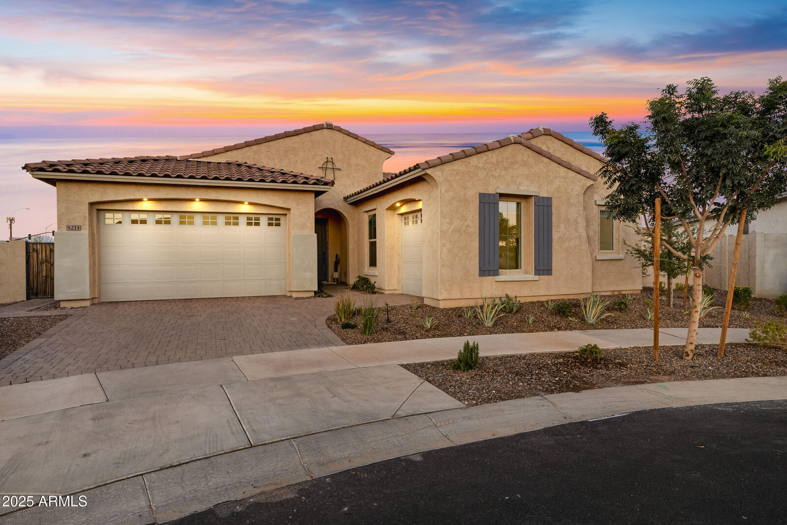 Property Photo: 5211 S Del Rancho -- AZ 85212