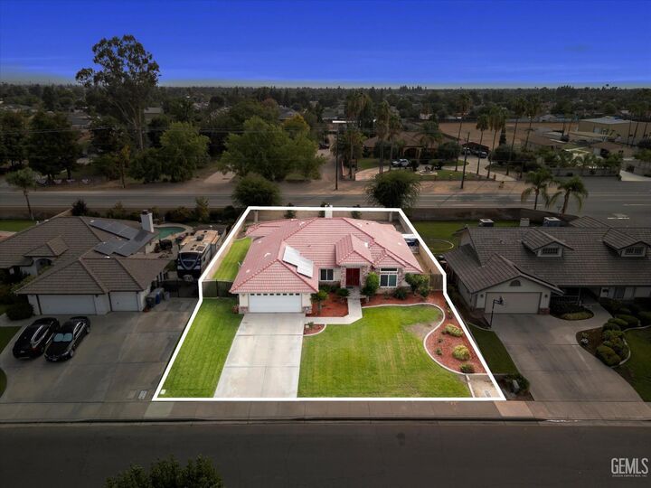 Property Photo:  1732 Blossom Crest Street  CA 93314 