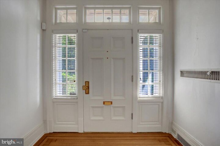 Property Photo:  307 W W King Street  PA 17257 