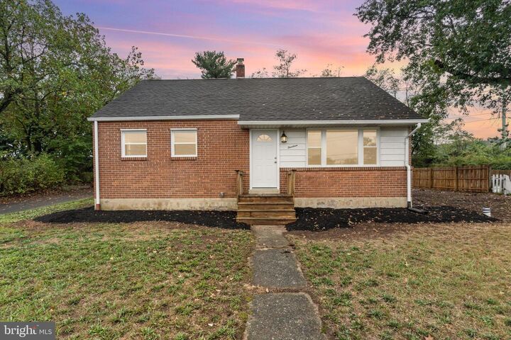 14 Carolyn Street  Harrisburg PA 17112 photo