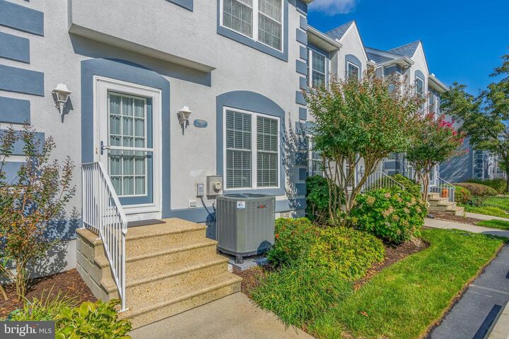 Property Photo: 280 American Eagle Way 2803 DE 19971