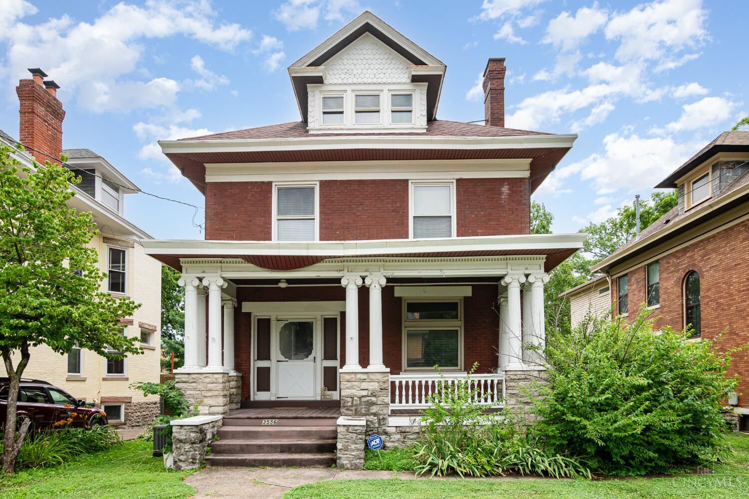 Property Photo:  3556 Mooney Avenue  OH 45208 