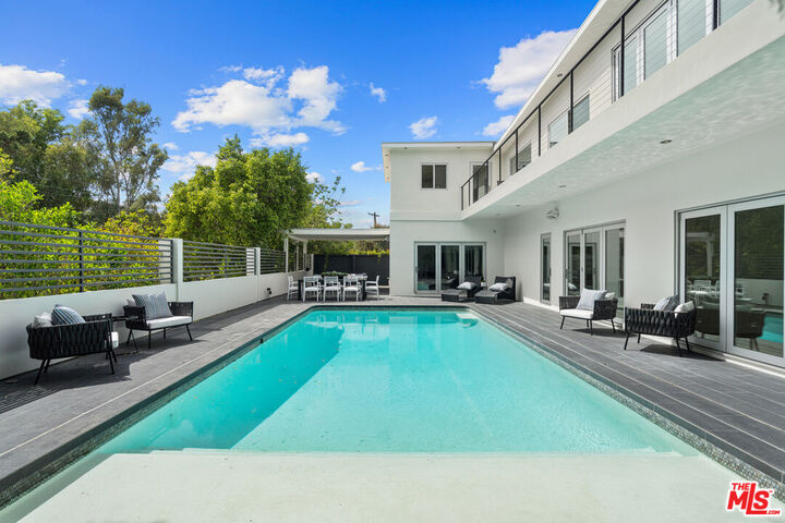 7470 Woodrow Wilson Dr  Los Angeles CA 90046 photo
