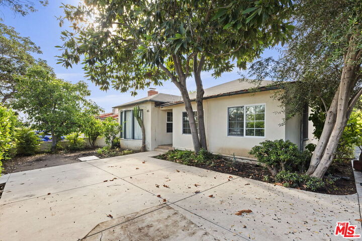 Property Photo: 8860 Horner St CA 90035
