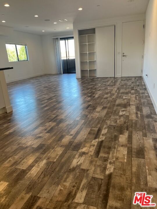 Property Photo:  1445 S Fairfax Ave  CA 90019