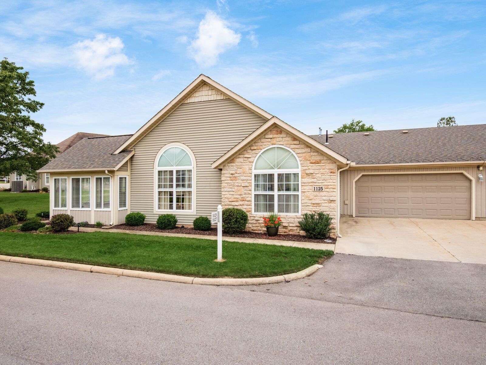 Property Photo:  1125 Cobblefield Drive  OH 44903 
