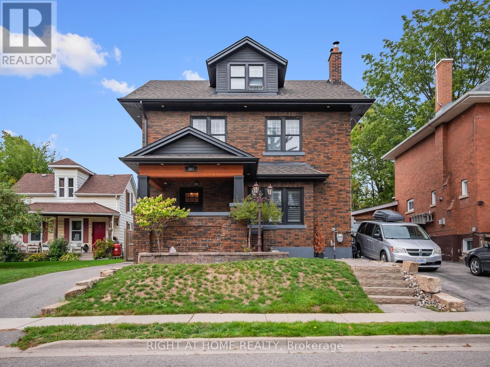 Property Photo:  300 William Street East  ON L1G 1K8 