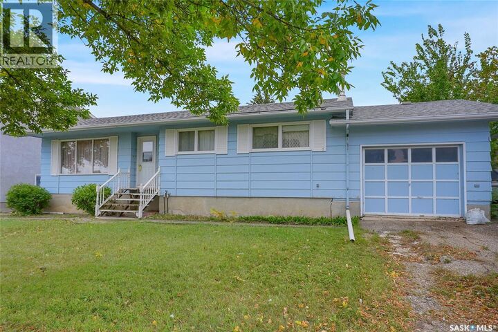 Property Photo:  524 6th Avenue E  SK S0H 0B0 