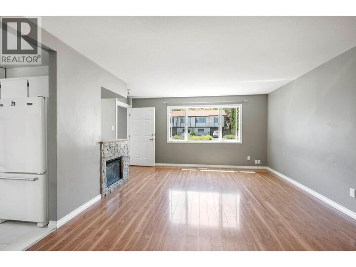 Photo de la propriété:  366 Waddington Drive  BC V2E 1M5 