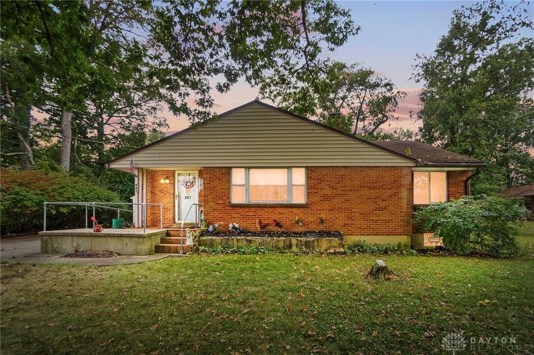 Property Photo:  887 Shady Lane  OH 45434 