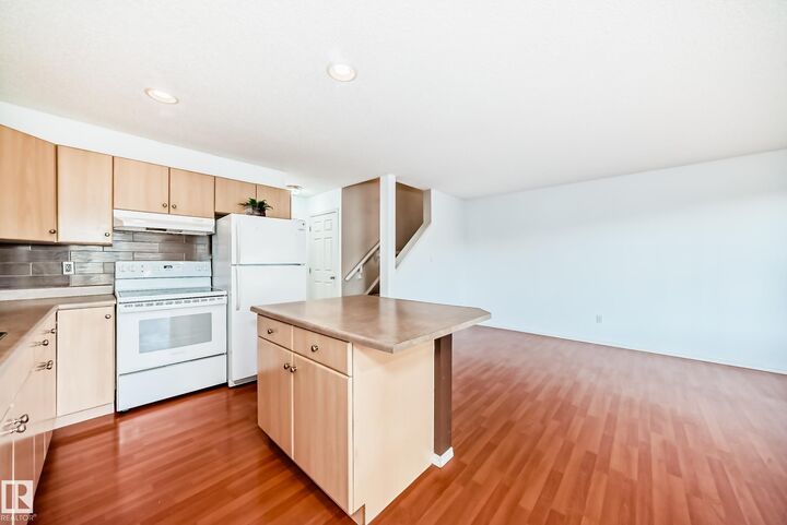 Property Photo:  2021 Grantham Court NW 34  AB T5T 6V7 