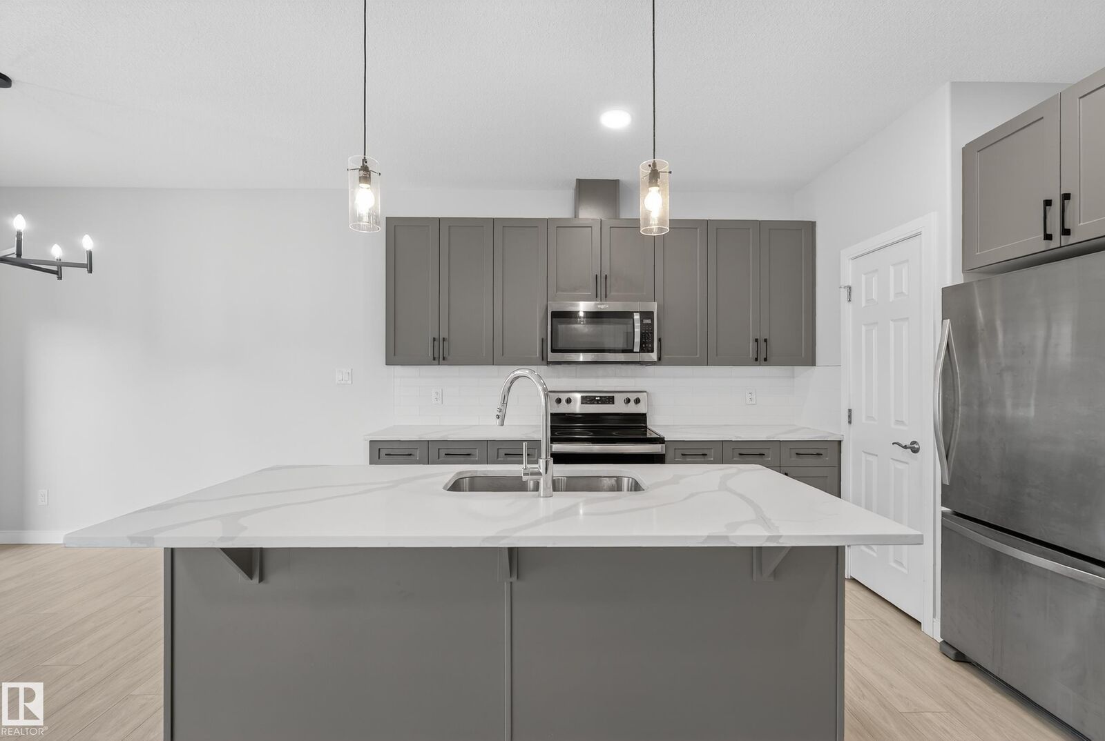 Property Photo:  84 Meadowland Crescent  AB T7X 0A6 