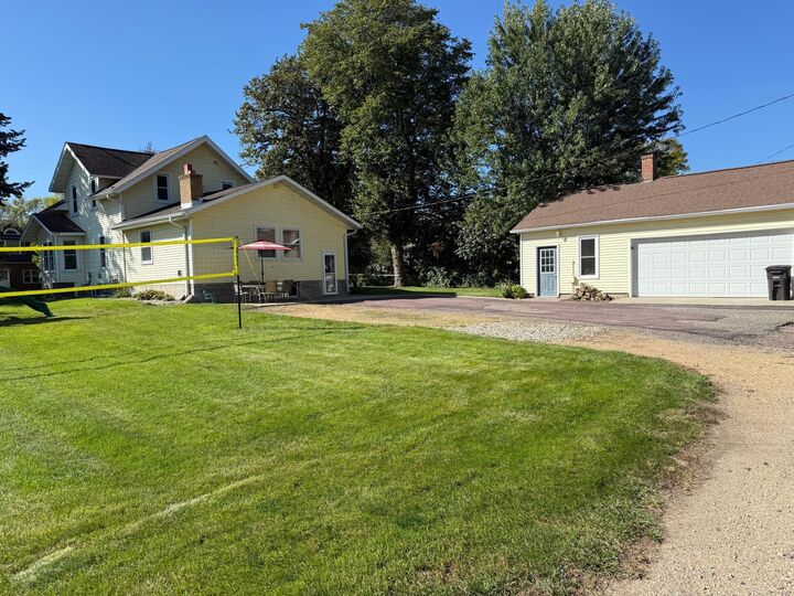 Property Photo:  826 3rd Street  MN 56074 