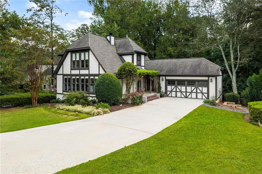 Property Photo:  4070 W Cooper Lake Drive SE  GA 30082 