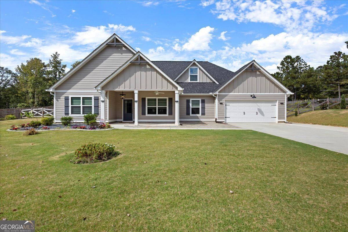 Property Photo: 7001 Palomino Trail GA 30187