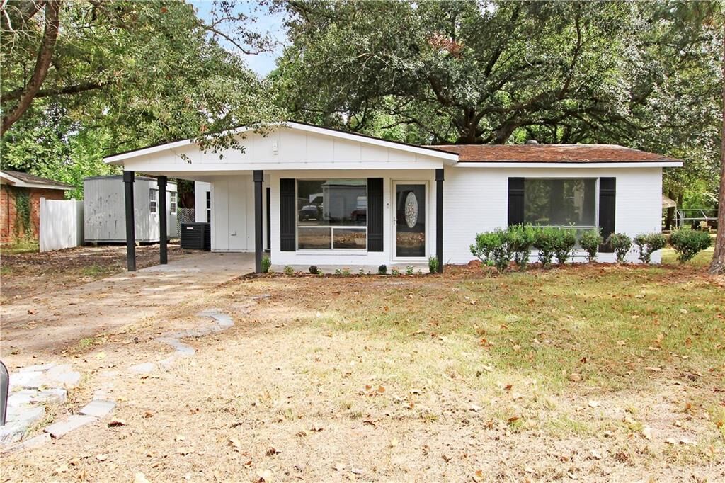 Property Photo: 5819 Caroline Drive LA 71301