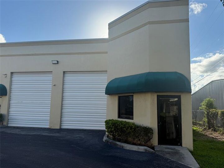 Property Photo:  1639 W McNab Rd  FL 33069 
