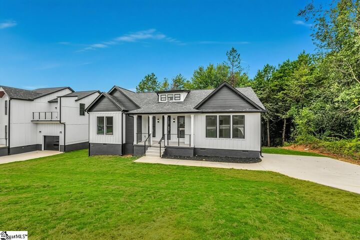 Property Photo:  216 Riverbreeze Road  SC 29611 